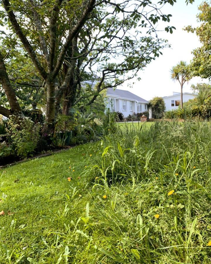 Browns Boutique Bed And Breakfast Whanganui Exteriör bild