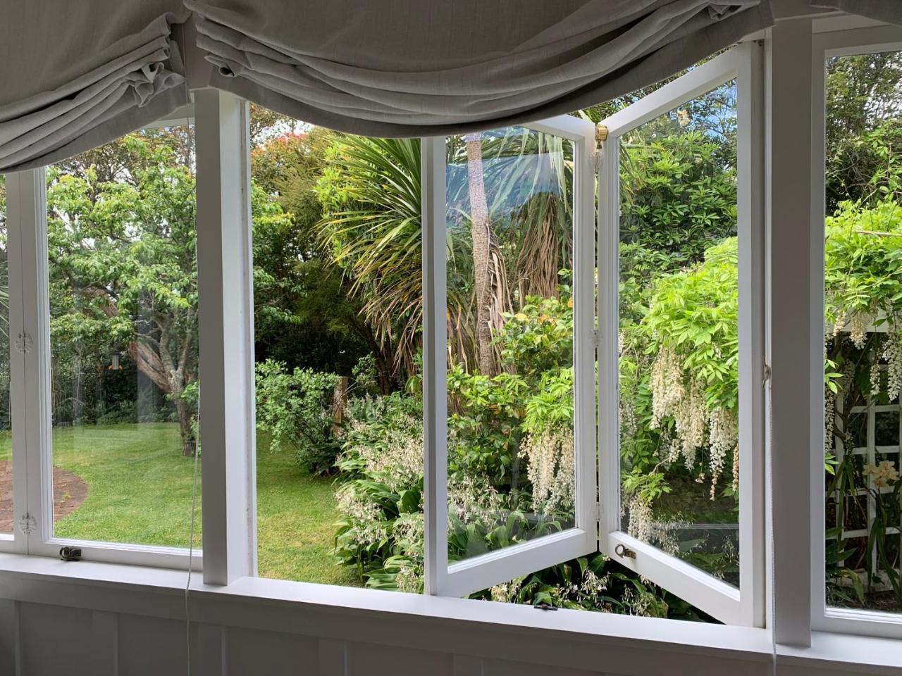 Browns Boutique Bed And Breakfast Whanganui Exteriör bild